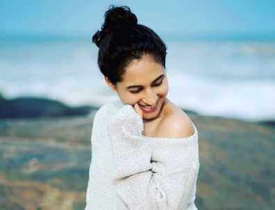 பிகினியில் கட்டுமஸ்தான உடலை காட்டி கிறங்கடிக்கும் பிரபல நடிகை!