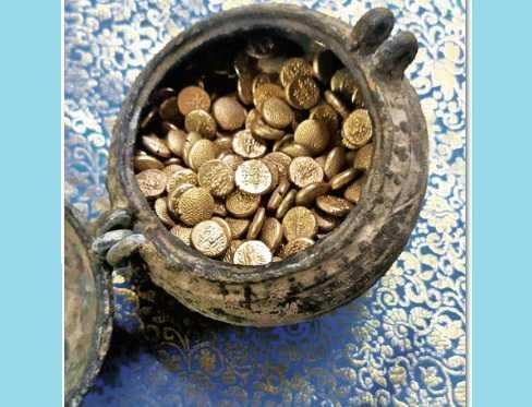 திருவானைக் கோயிலில் 505 தங்கக்காசுகள் கண்டெடுப்பு!! நந்தவனம் அமைக்க தோண்டியப்போது பொக்கிஷம்!!