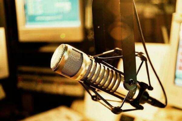 அனைத்து சிறைச்சாலைகளிலும் ரேடியோ வசதி