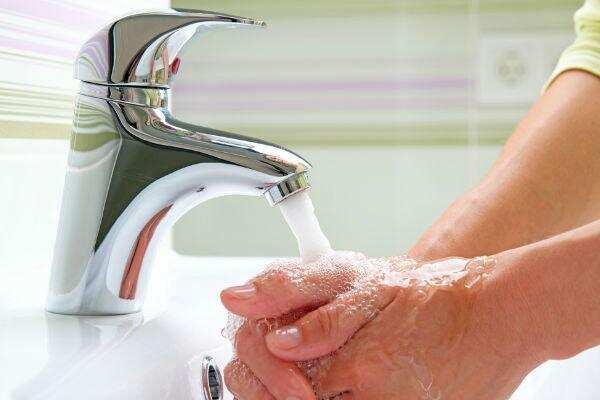 கொரோனா வைரஸ் பின்னங்கால் பிடற ஓட  என்ன செய்ய வேண்டும் என்கிறார்கள் டாக்டர்கள்?