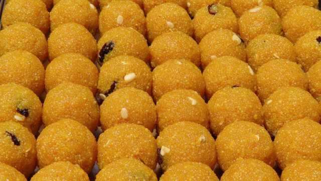 திருச்செந்தூரில் இனி பக்தர்களுக்கு லட்டு பிரசாதம்!