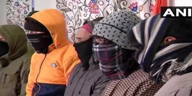 குடியரசு தின விழாவில் மனித வெடிகுண்டு தாக்குதல்! பெரும் அசம்பாவிதம் முறியடிப்பு! 5 பயங்கரவாதிகள் கைது!!