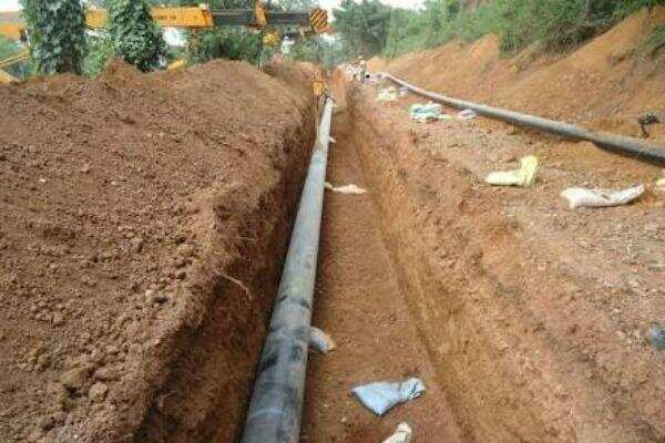 விவசாய நிலங்களில் எரிவாயு குழாய்கள்!! தூத்துக்குடியில் வலுக்கும் போராட்டம்!