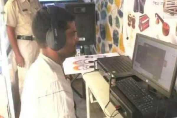 அனைத்து சிறைச்சாலைகளிலும் ரேடியோ வசதி