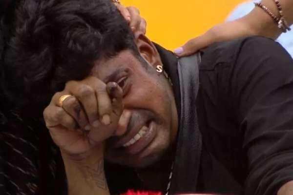 முகினைத் தொடர்ந்து  பிக்பாஸ் சாண்டி வீட்டிலும் சோகம்! கதறியழும் சாண்டி!