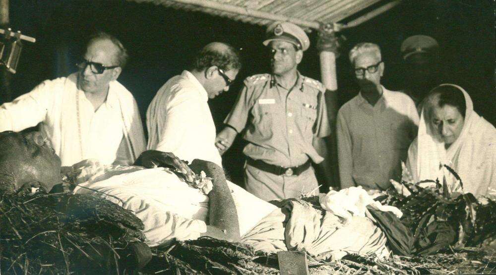 காமராஜருக்கு மெரினாவில் இடம்தர கருணாநிதி மறுத்தாரா?-  உண்மை இதோ