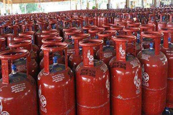 மானியமில்லா சமையல் கியாஸ் விலை வரலாறு காணாத வகையில் உயர்வு