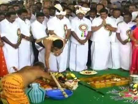 1,100 ஏக்கரில், ஆசியாவிலேயே பெரிய  பூங்கா! அடிக்கல் நாட்டினார் முதல்வர் பழனிசாமி!