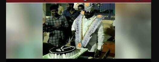 பட்டாக் கத்தி.. பணமாலை... - ரவுடி பாணியில் பிறந்தநாள் கொண்டாடிய மாணவருக்கு சிக்கல்