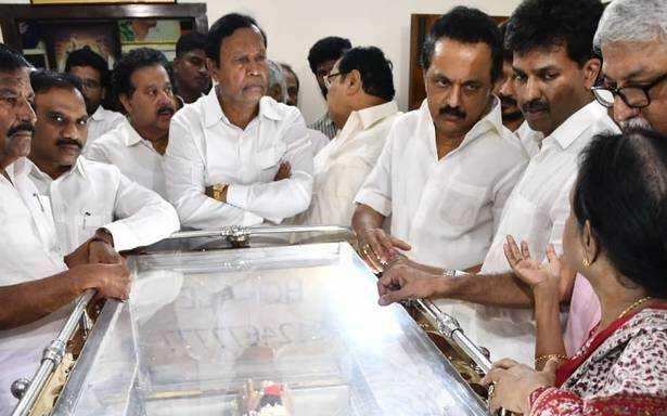 க.அன்பழகனின் இறுதி ஊர்வலம் : மாலை 4 மணிக்கு ஸ்டாலின் தலைமையில் தொடக்கம்