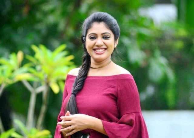 நான் குடித்துவிட்டு நல்லா உளறுவேன் - பிரபல நடிகையின் பகீர் பேச்சு