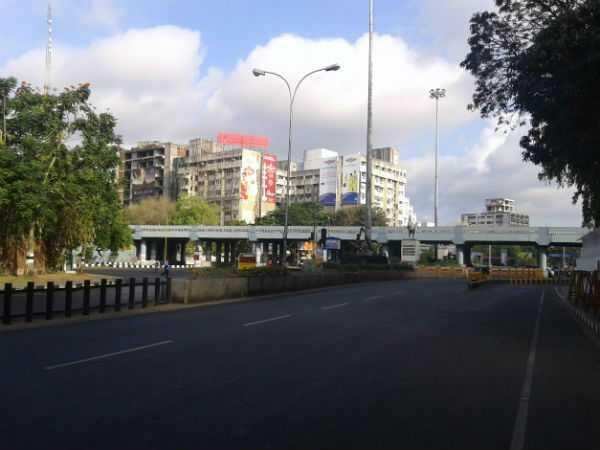 தொடர் விடுமுறையால் வெறிச்சோடி காணப்படும் சென்னை சாலைகள்! தொடர் விடுமுறையால் வெறிச்சோடி காணப்படும் சென்னை சாலைகள்!