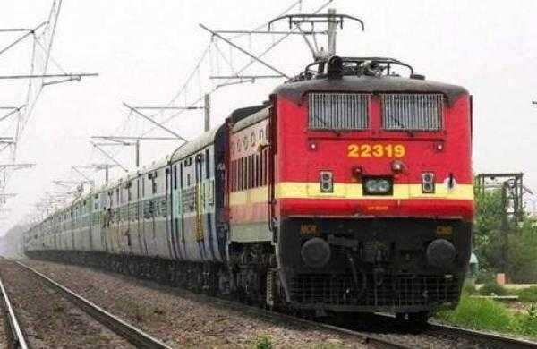 தமிழகத்தில் தனியார் ரயில்... பல மடங்கு பயணக் கட்டணம் உயரும் அபாயம்! தமிழகத்தில் தனியார் ரயில்... பல மடங்கு பயணக் கட்டணம் உயரும் அபாயம்!