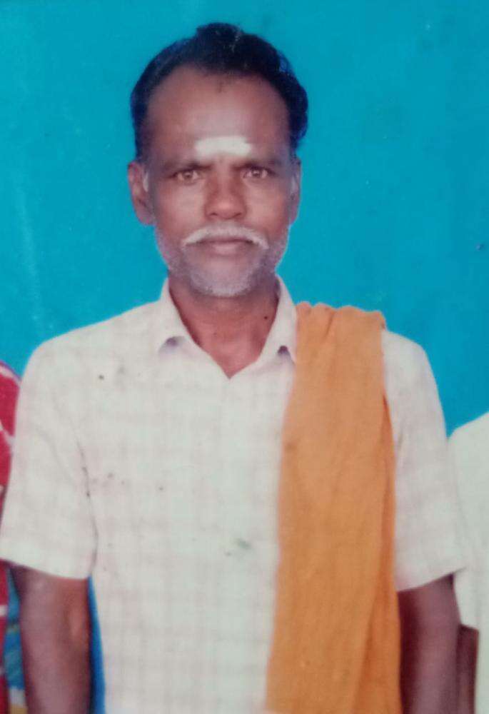 கணவன் தூங்கியபோது வீட்டில் முனங்கள் சத்தம்.. கள்ளக்காதலன் தலையை துண்டித்த கொடூரம்..