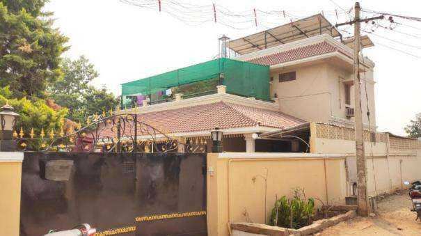 60 சவரன் நகைகள் கொள்ளை!! முகமூடி கொள்ளையர்கள் அட்டூழியம்!!