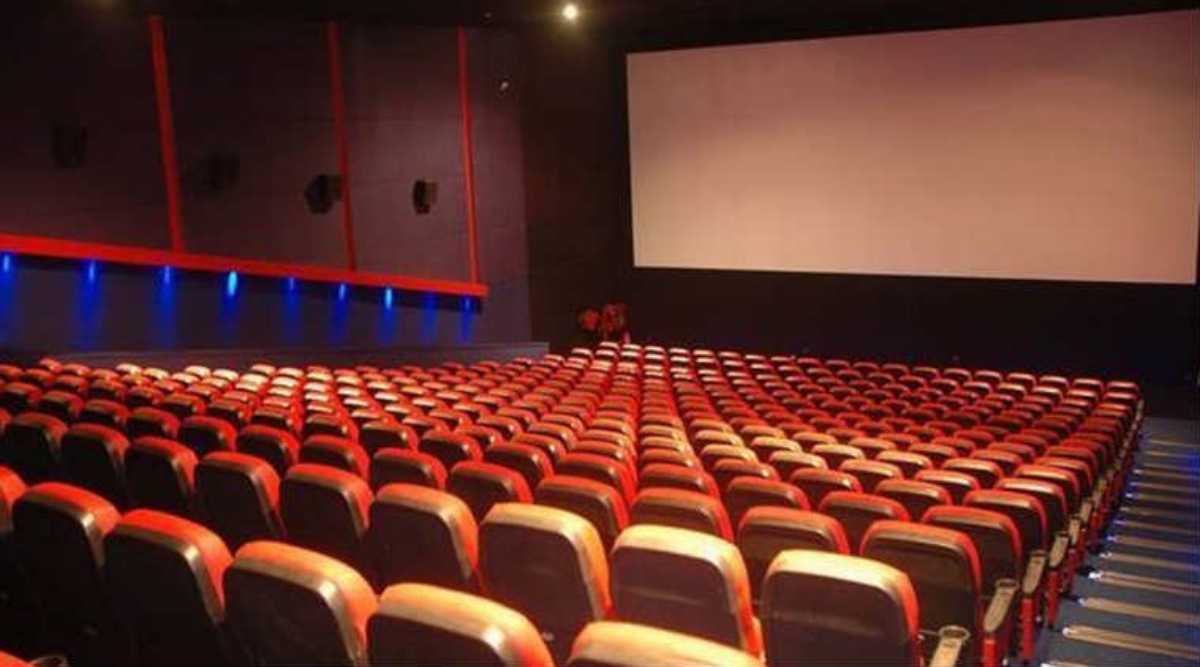 பேருந்துகள், திரையரங்குகளில் 50% மட்டும் அனுமதி!!