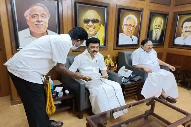 படிப்படியாக நிறைவேற்றப்படும்.. ஆசிரியர்களுக்கு முதல்வர் உறுதி..! படிப்படியாக நிறைவேற்றப்படும்.. ஆசிரியர்களுக்கு முதல்வர் உறுதி..!
