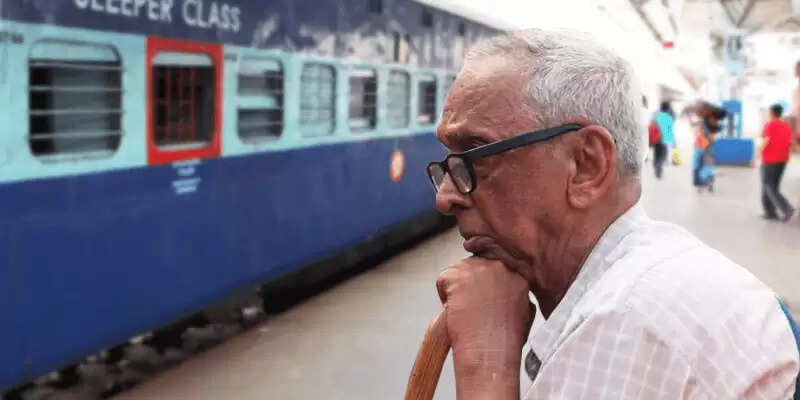 சீனியர் சிட்டிசன்களுக்கு இனி சலுகை கிடையாது.. ரயில்வே அமைச்சர் அதிரடி..! சீனியர் சிட்டிசன்களுக்கு இனி சலுகை கிடையாது.. ரயில்வே அமைச்சர் அதிரடி..!