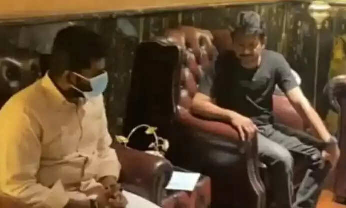 உதயநிதி ஸ்டாலின்- அண்ணாமலை திடீர் சந்திப்பு.. பின்னணி என்ன? உதயநிதி ஸ்டாலின்- அண்ணாமலை திடீர் சந்திப்பு.. பின்னணி என்ன?