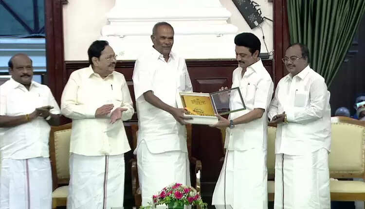 சட்டப்பேரவை நூற்றாண்டு விழா: சிறப்பு மலரை வெளியிட்டார் முதல்வர் மு.க.ஸ்டாலின்..!!
