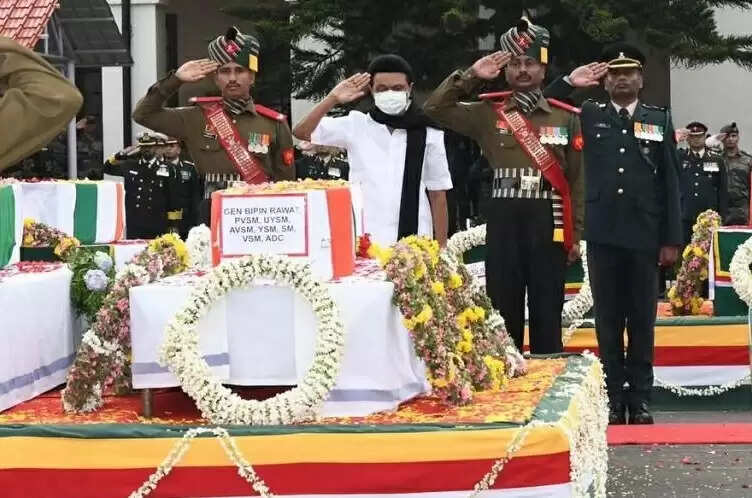 ஹெலிகாப்டர் விபத்து விவகாரம்: மு.க.ஸ்டாலினுக்கு ராணுவம் பாராட்டு.. உருக்கத்துடன் கடிதம் எழுதிய அதிகாரி !