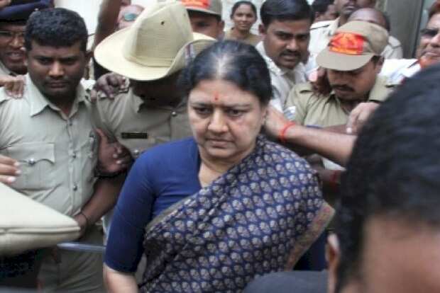 சசிகலாவின் ரூ.15 கோடி மதிப்பிலான சொத்துக்கள் முடக்கம்!!