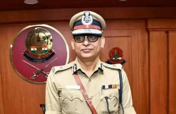 மதத்தின் பெயரில் பகைமை பரப்பினால்.. போலீஸ் கமிஷனர் எச்சரிக்கை..! மதத்தின் பெயரில் பகைமை பரப்பினால்.. போலீஸ் கமிஷனர் எச்சரிக்கை..!