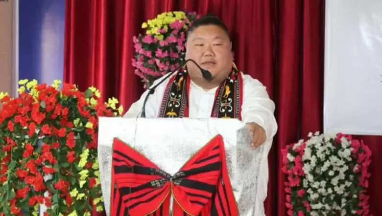 விழிப்போடு இருங்க.. திருமணம் செய்யாதீங்க.. அமைச்சர் அதிரடி..! விழிப்போடு இருங்க.. திருமணம் செய்யாதீங்க.. அமைச்சர் அதிரடி..!