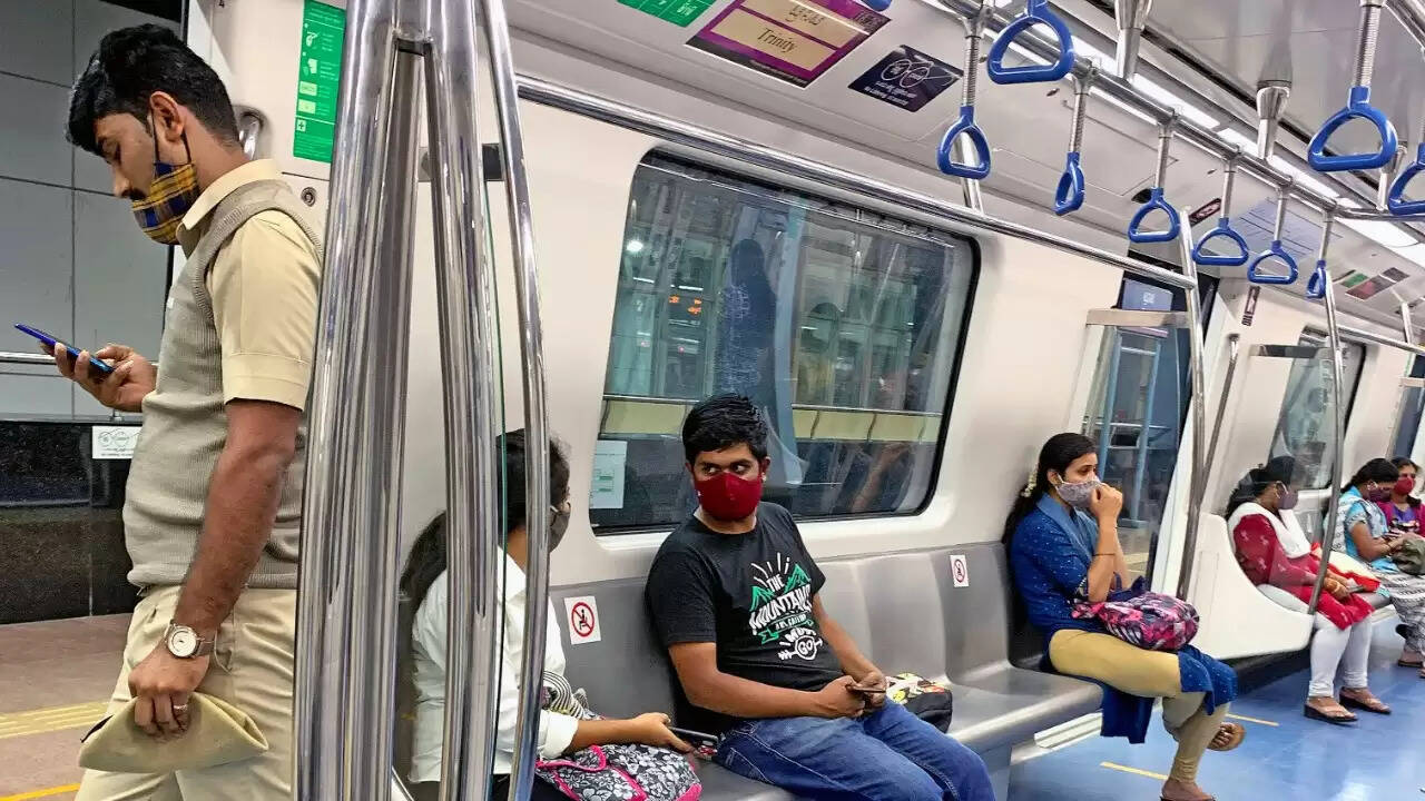 மெட்ரோ ரயிலில் பயணிக்க முகக்கவசம் கட்டாயம் !!
