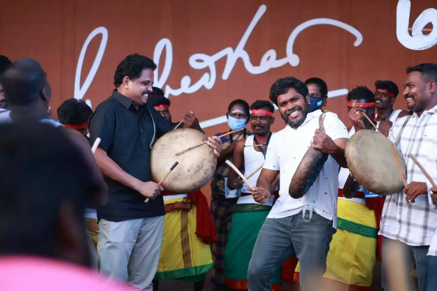 பா.ரஞ்சித்தின் “மார்கழியில் மக்களிசை” நிகழ்ச்சிக்கு பெரும் வரவேற்பு!! பா.ரஞ்சித்தின் “மார்கழியில் மக்களிசை” நிகழ்ச்சிக்கு பெரும் வரவேற்பு!!