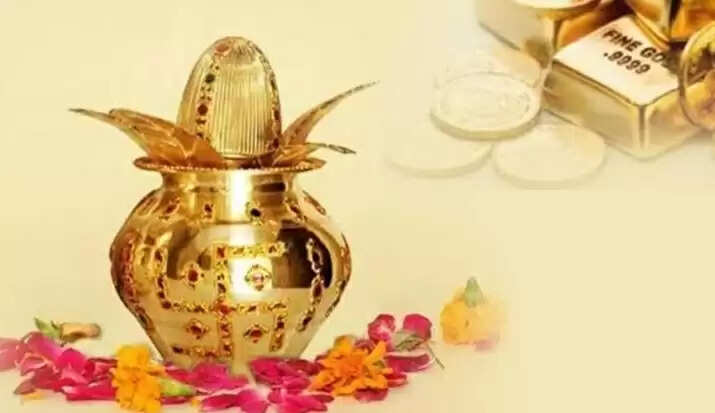 இன்று அட்சய திருதியை.. தங்கம் ஏன் வாங்க வேண்டும் தெரியுமா? இன்று அட்சய திருதியை.. தங்கம் ஏன் வாங்க வேண்டும் தெரியுமா?