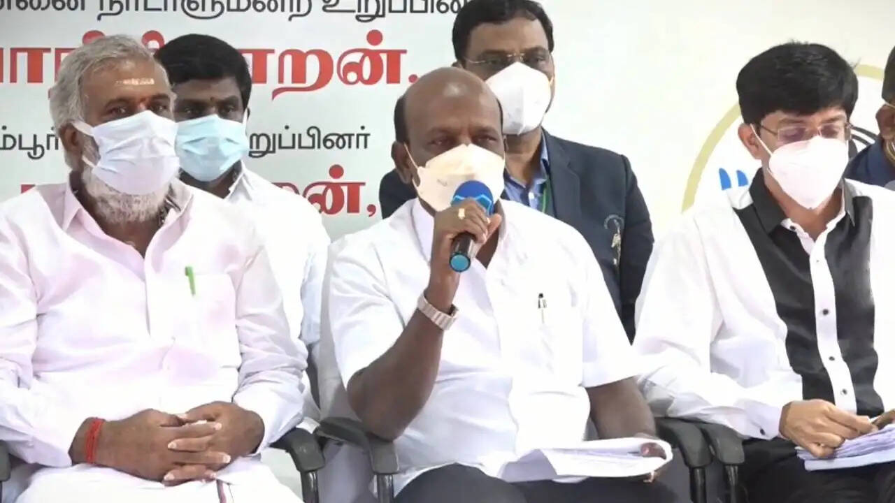 புத்தாண்டு கொண்டாட்டங்களுக்கு தடையா ?- அமைச்சர் சொல்வதென்ன புத்தாண்டு கொண்டாட்டங்களுக்கு தடையா ?- அமைச்சர் சொல்வதென்ன