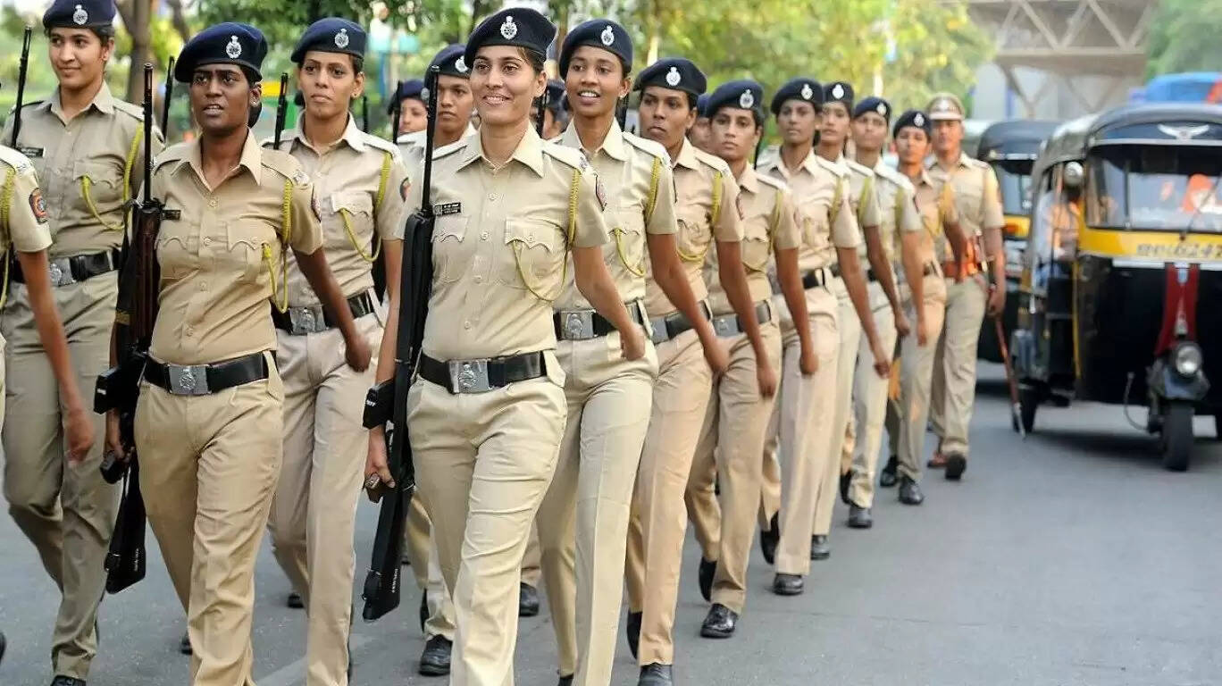 பெண் போலீசாருக்கு 8 மணி நேர வேலை.. கமிஷனர் அதிரடி உத்தரவு..! பெண் போலீசாருக்கு 8 மணி நேர வேலை.. கமிஷனர் அதிரடி உத்தரவு..!
