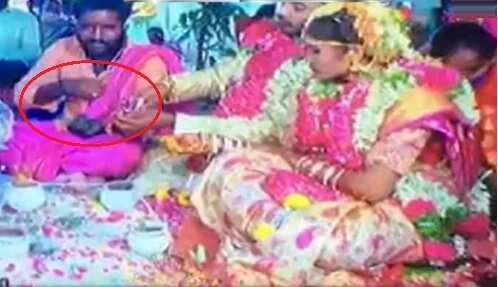 மந்திரம் ஓதியபடியே தாலியில் இருந்த தங்கத்தை திருடிய புரோகிதர்.. காட்டி கொடுத்த வீடியோ !