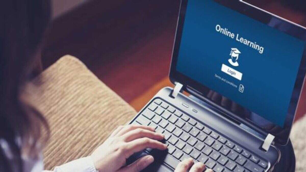 #BREAKING : ஆன்லைனில் அரியர் தேர்வு! தமிழக அரசு அதிரடி அறிவிப்பு!