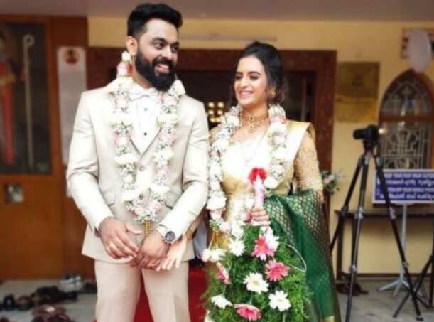 நாம் இருவர் நமக்கு இருவர் சீரியல் நடிகைக்கு திருமணம்.. பிரபலங்கள் வாழ்த்து.. வீடியோ !!