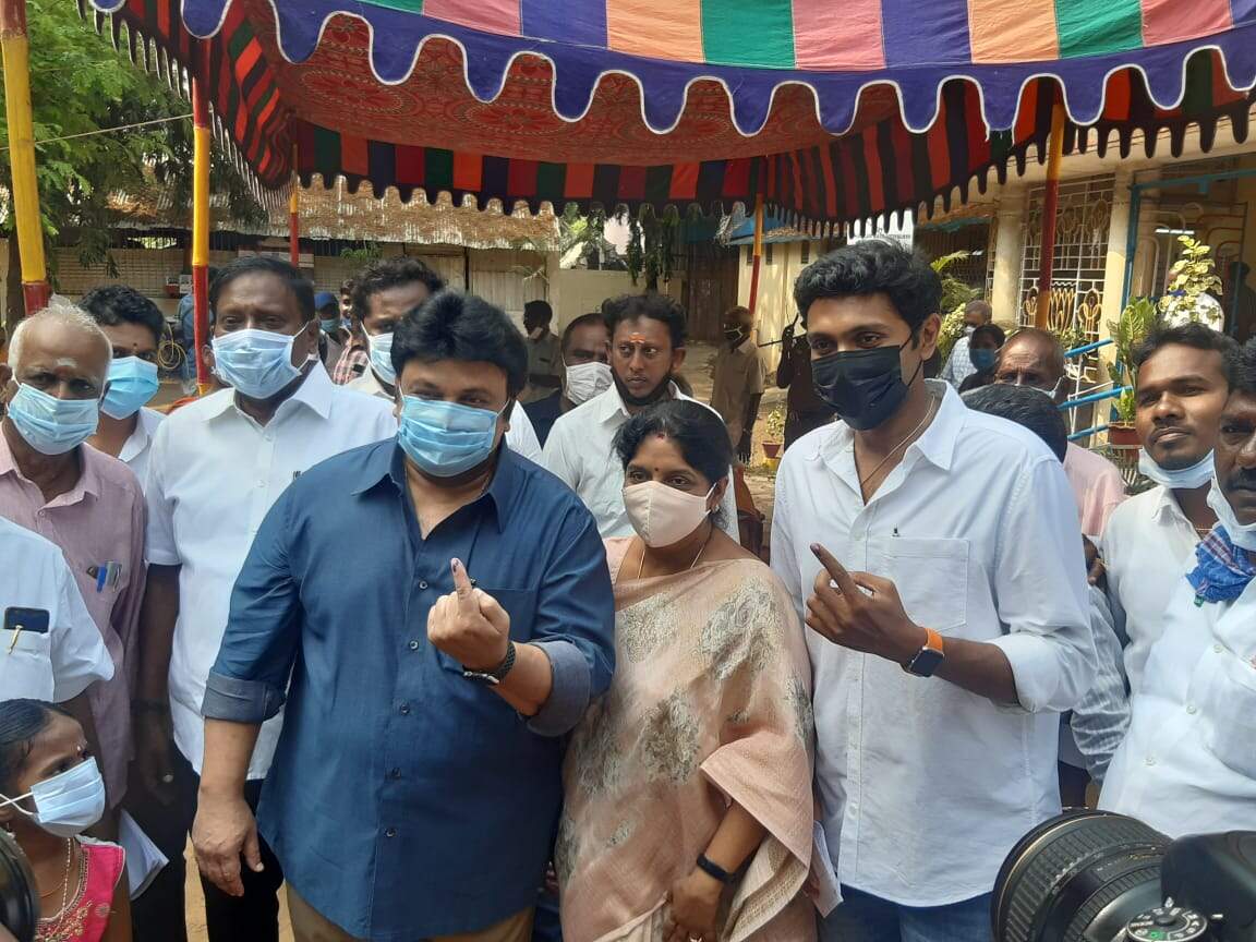 மதங்களுக்கு எல்லாம் அப்பாற்பட்டவன் நான்! விஜய் சேதுபதி ஆவேச பேட்டி!