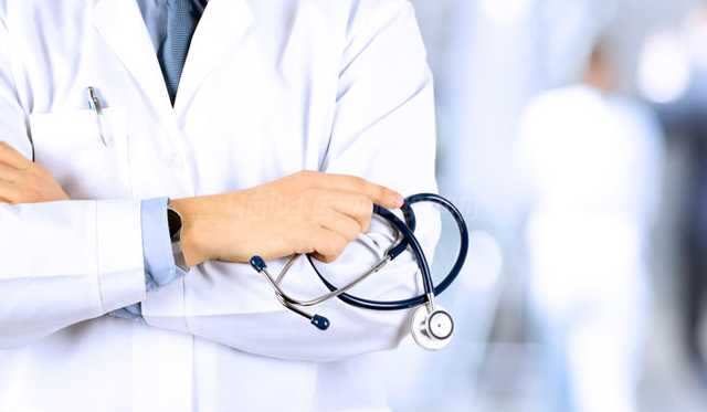 அரசு அதிரடி உத்தரவு.. அரசு மருத்துவர்கள் கிளினிக் வைக்க தடை !!