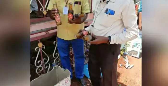 மாணவர்களை கவர மதுபாட்டில் வடிவில் குளிர்பானங்கள்.. அதிகாரிகள் அதிர்ச்சி !!