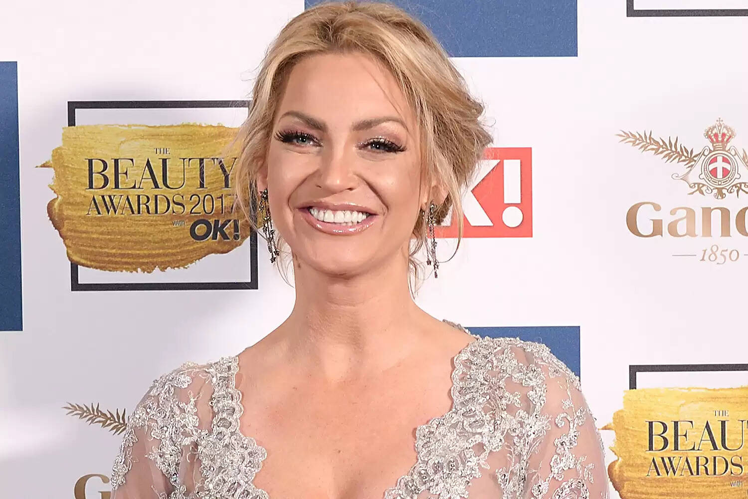 #BREAKING பிரபல நடிகையும், பாடகியுமான சாரா ஹார்டிங் காலமானார் !