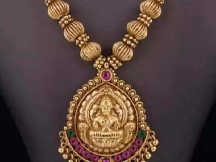 அதிர்ச்சி:விண்ணைத் தொடும் தங்கத்தின் விலை..!!