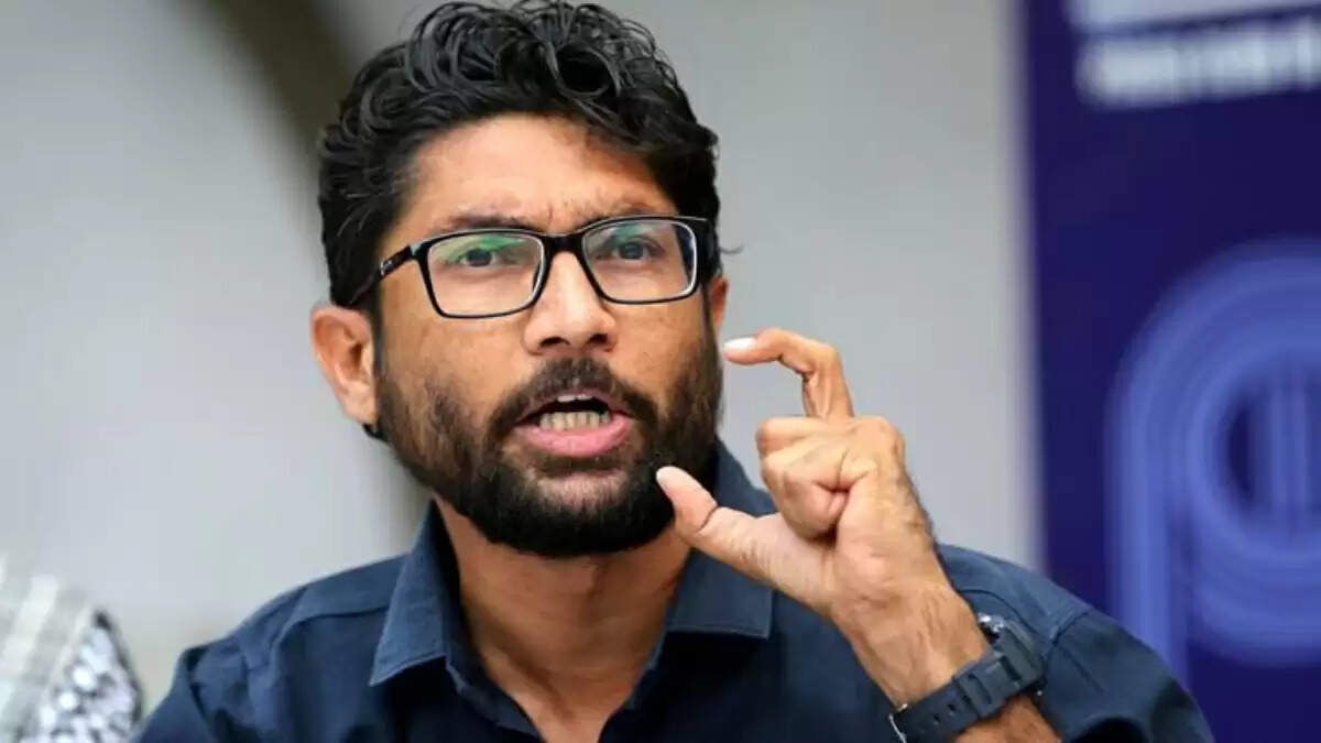 பெரும் பரபரப்பு.. பா.ரஞ்சித்தின் நண்பரான குஜராத் எம்.எல்.ஏ திடீர் கைது !!