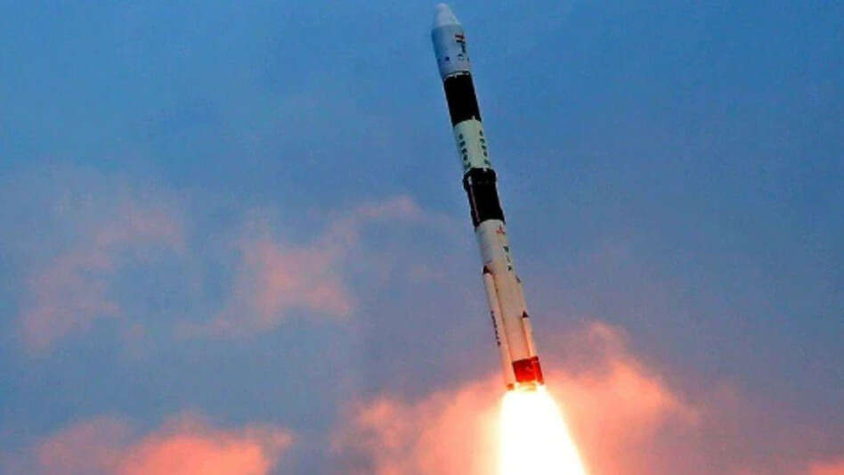 வெற்றிகரமாக ஏவப்பட்ட பிஎஸ்எல்வி சி52 ராக்கெட்!!