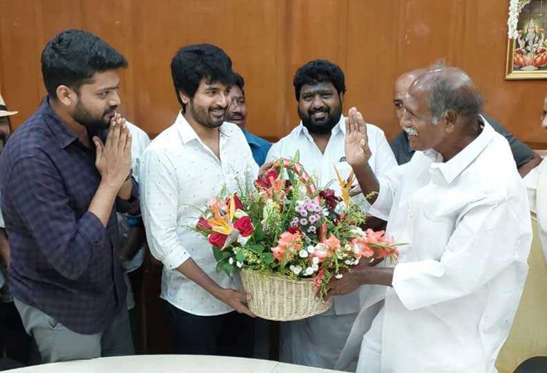 முதல்வர் ரங்கசாமியை சந்தித்தார் சிவகார்த்திகேயன்.. காரணம் என்ன தெரியுமா..?