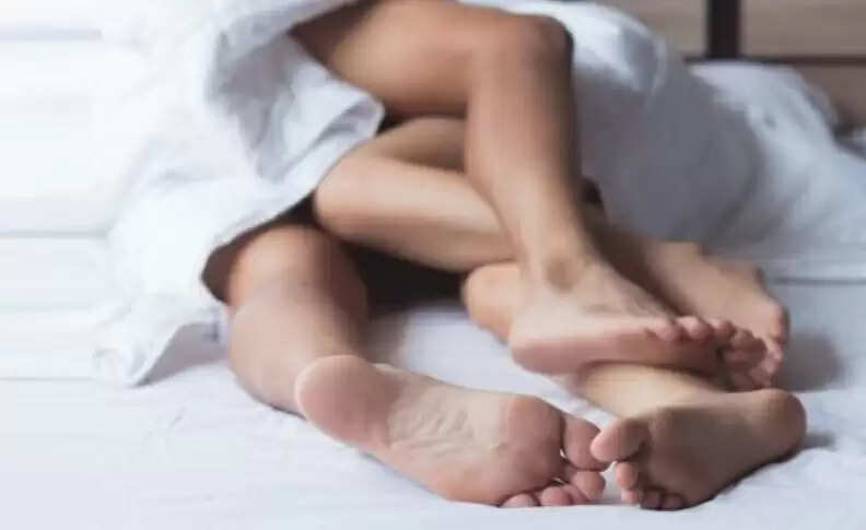 தோழியுடன் உடலுறவின் போது உயிரிழந்த இளைஞர்.. பகீர் பின்னணி