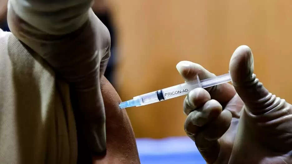 கொரோனாவில் இருந்து மீண்டோருக்கு தடுப்பூசி கட்டாயமா..? - மத்திய அரசு விளக்கம்