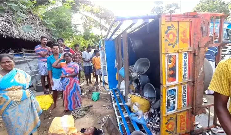 டெம்போவில் சென்ற மீனவப் பெண்ணுக்கு நேர்ந்த பரிதாபம்..!