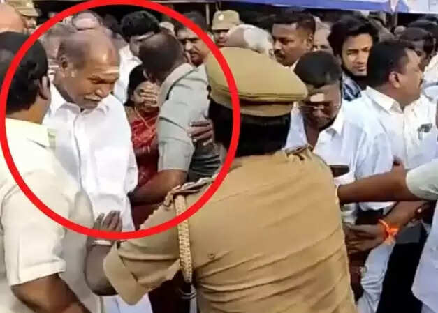 பாஜக அமைச்சரின் பாதுகாவலரால் தள்ளி விடப்பட்ட முதல்வர் ரங்கசாமி.. பரபரப்பு !!