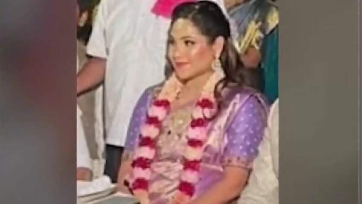 #BREAKING:- அதிர்ச்சி.. முன்னாள் முதல்வரின் பேத்தி தூக்குமாட்டி தற்கொலை..!