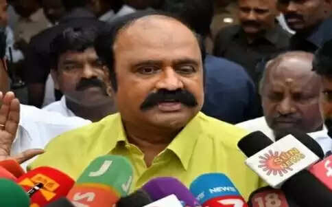 அதிமுகவுக்கு எதிராக மாநாடு? - ஓபிஎஸ் தம்பி ராஜா, புகழேந்தி உள்ளிட்டோர் முக்கிய ஆலோசனை